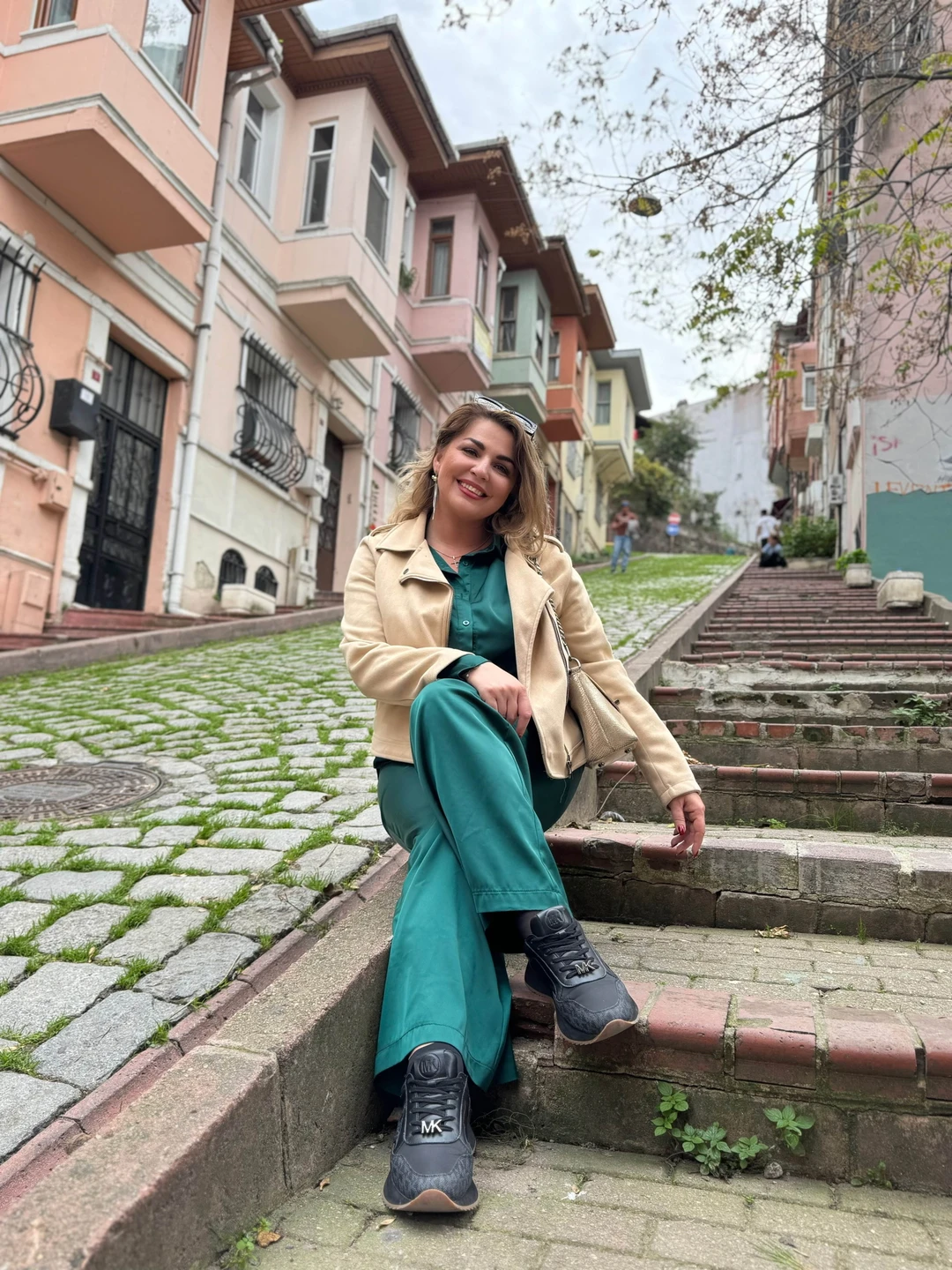 Прекрасный гид! Интересно рассказывал о Стамбуле, фоткал. Рекомендую всем!