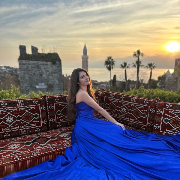 Фотосессия на крыше Антальи в летящем платье или традиционном платке