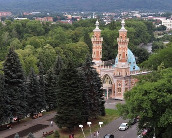 Осетинские пироги, вино и прогулки по Владикавказу