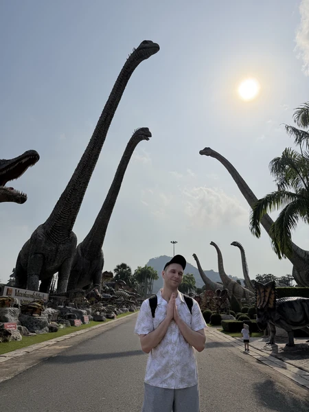 В первую очередь хочу сказать спасибо организатору Леониду - очень вежливый и хороший специалист. Помогал не