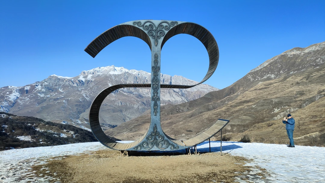 Гид, Григорий,от души, всё профессионально, со знанием своего дела. Шикарные места. Однозначно рекомендую