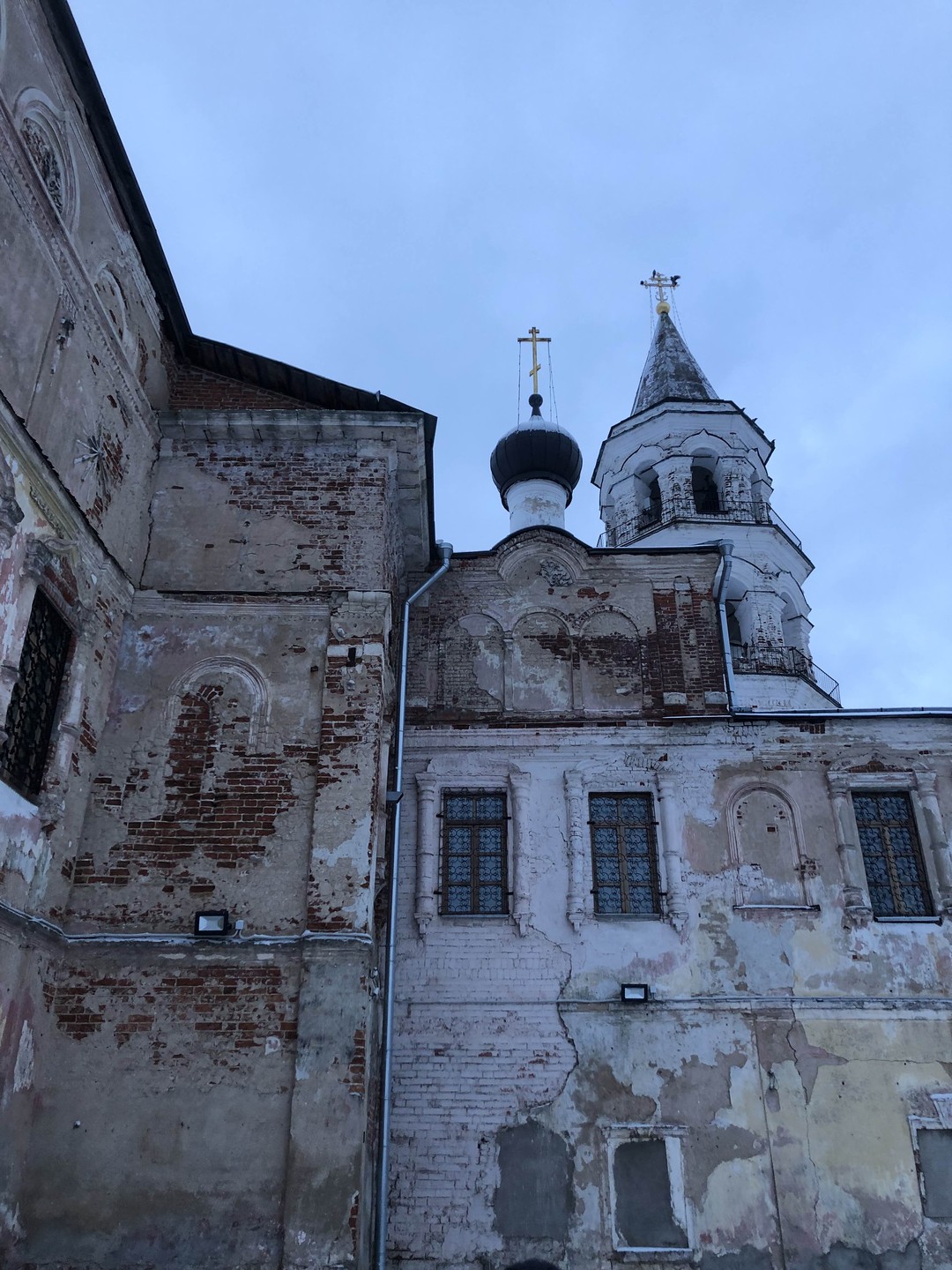 Получили большое удовольствие от прогулки по городу со Светланой. Узнали историю города от упоминаниях в летописи