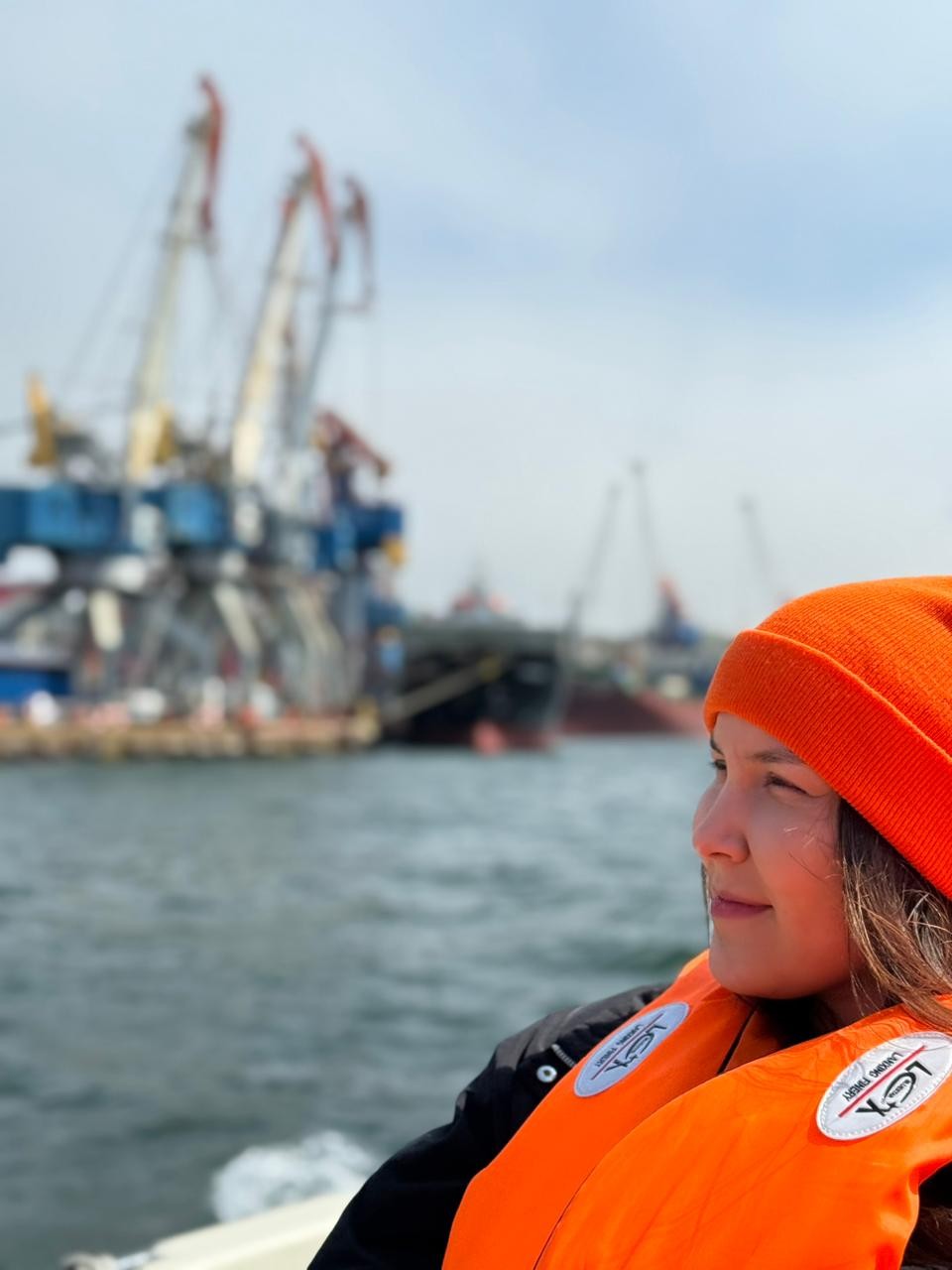 очень воодушевлена поездкой! люблю Владивосток всей душой, увидеть порты не с берега, а с моря было