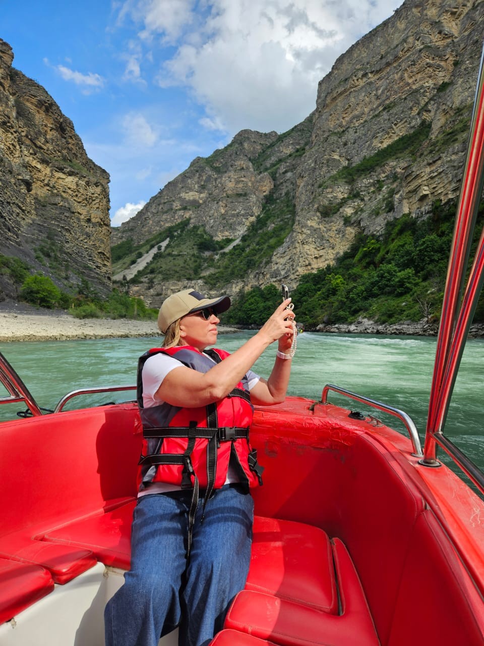 Все было отлично, интересно и комфортно при передвижении от локации к локации! Хотелось бы больше времени