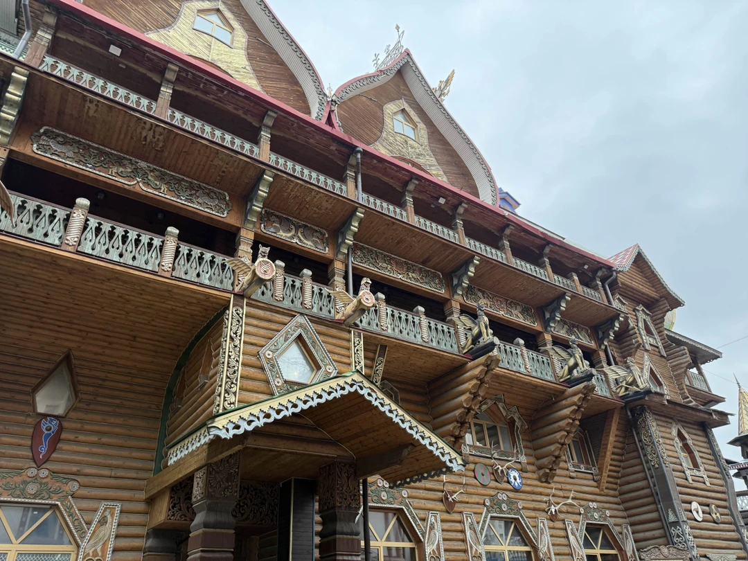 Очень понравилась прогулка по Измайловскому Кремлю и острову. Татьяна единственный экскурсовод,который предлагает совместить прогулку по Кремлю