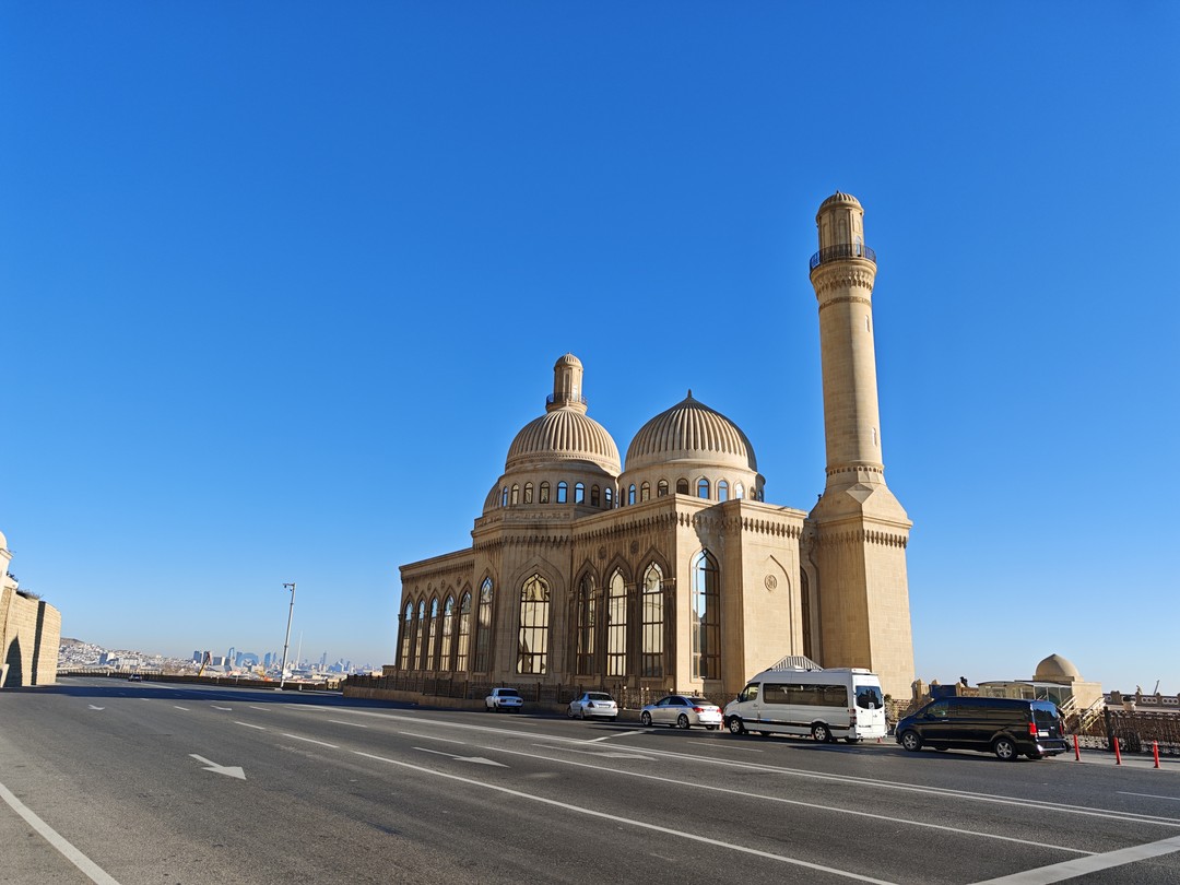 Это была действительно незабываемая экскурсия по Апшерону. Получилась индивидуальная экскурсия для двух взрослых и двух детей