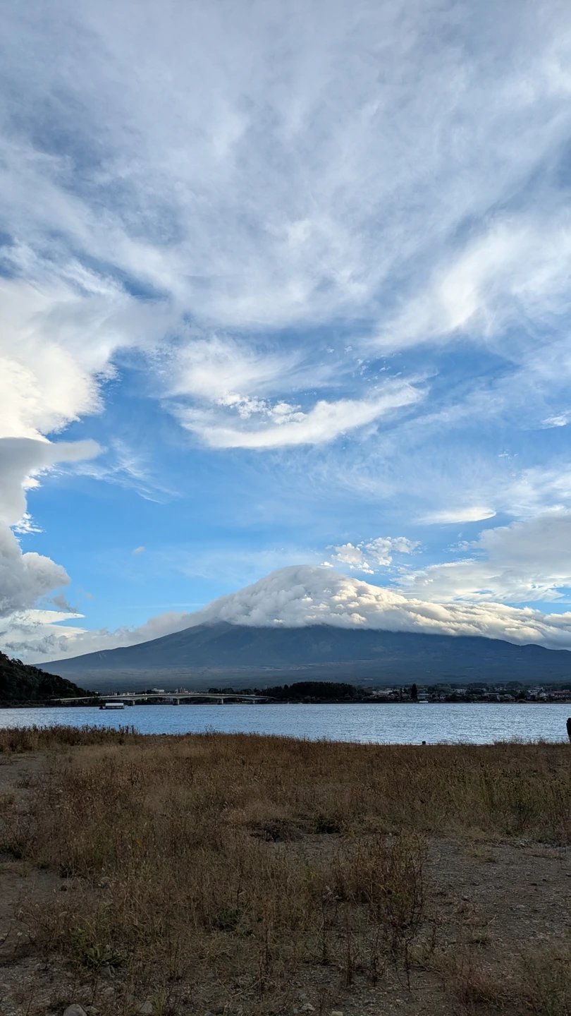 Александр - замечательный человек и хороший собеседник. Огромное спасибо, за то, что провезли нас по таким