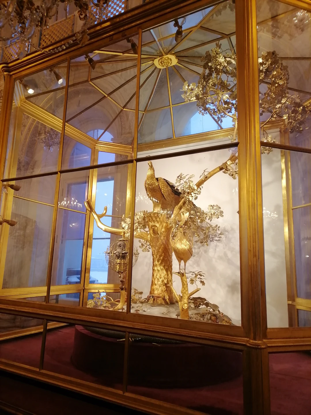 Экскурсию провела Марина. Очень увлекательно! Мы были в мини группе, поэтому очень комфортно, всё слышно и