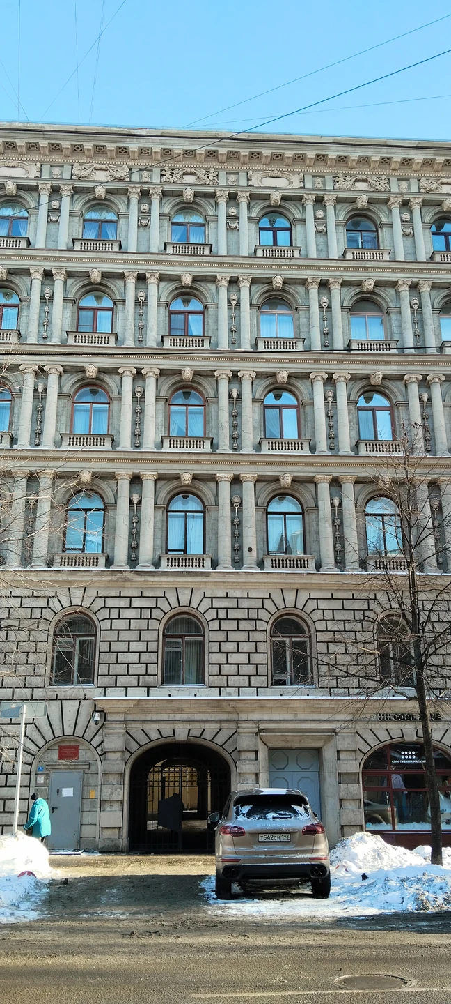 Огромная благодарность за экскурсию по Василевскому острову Анастасии. Неторопливо, грамотно, с большой любовью к городу и