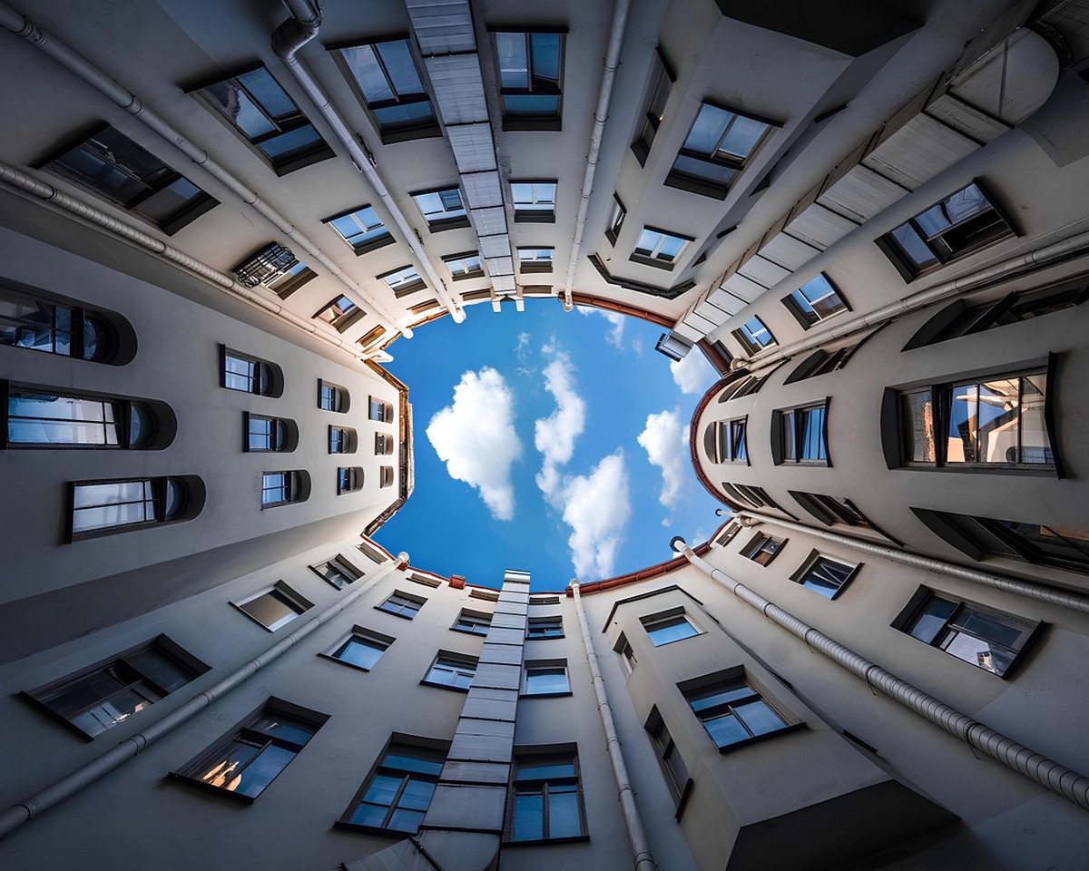 Питерский вайб: парадные, дворы-колодцы и коммуналка Довлатова (7/17)