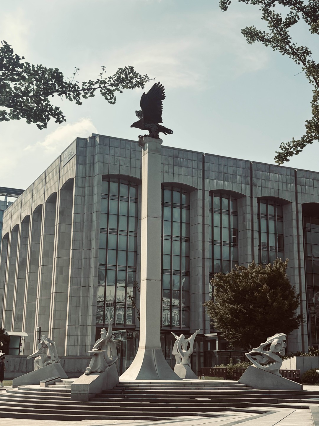 Оч полезно, особенно если нужно определиться с образованием) все доступно и детально!