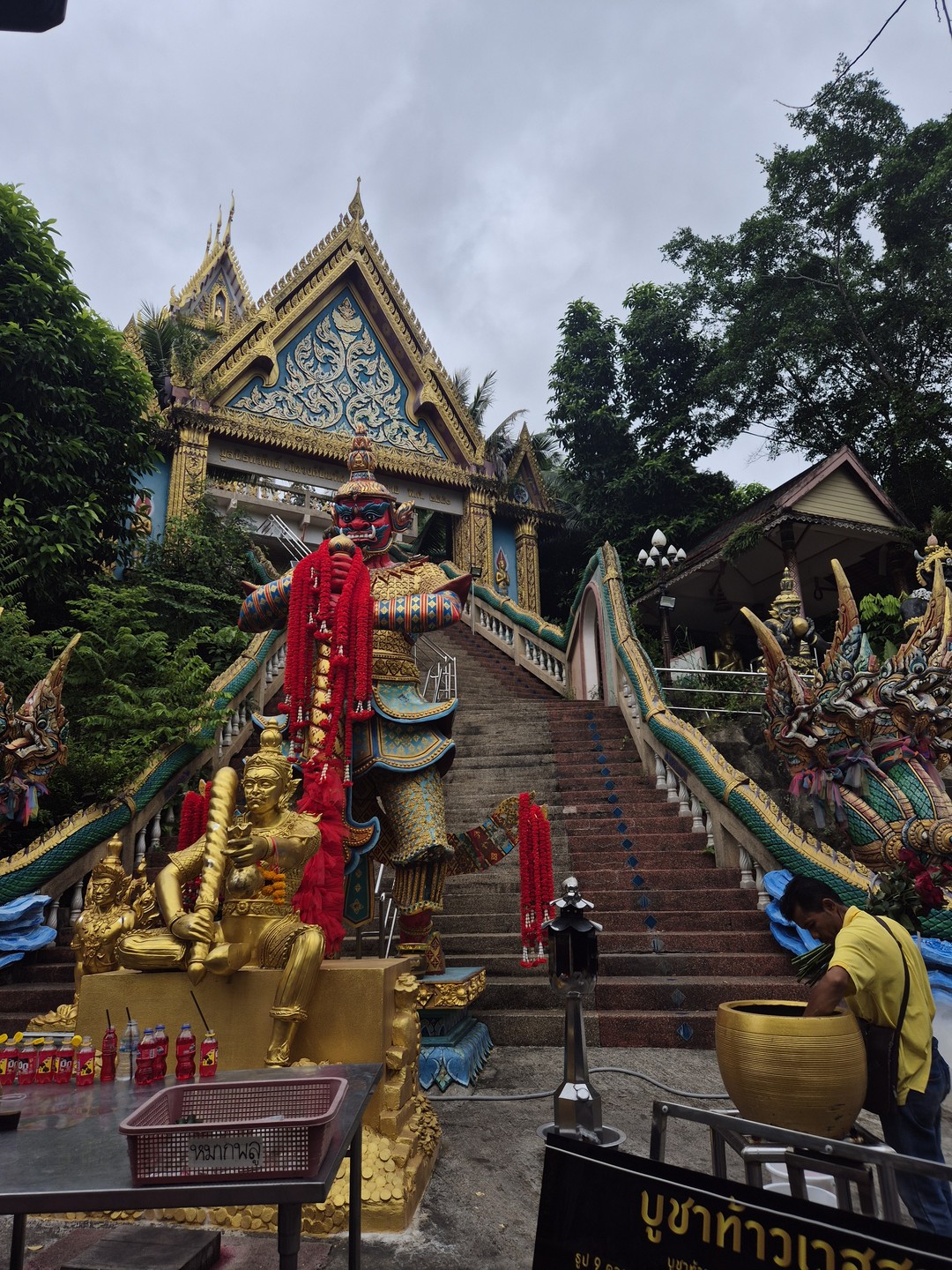 Однозначно брать мототур на Пхукете стоит. Это особые эмоции и позволяет лучше прочувствовать место. Локации были