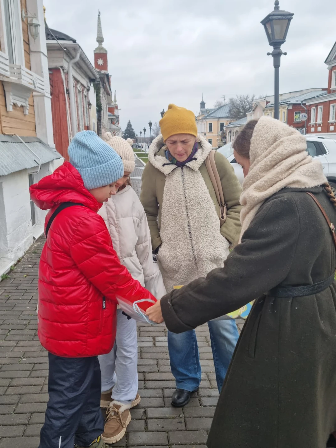 Превосходную программу провела для 11-летних детей в ужасную погоду великолепная Варвара