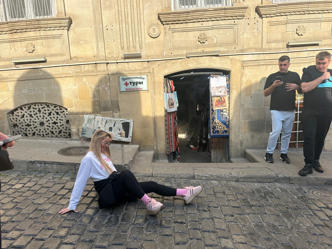 Очень благодарна обстоятельствам, мои Друзья были в Баку и посоветовали обратиться именно гиду - Эльнур.