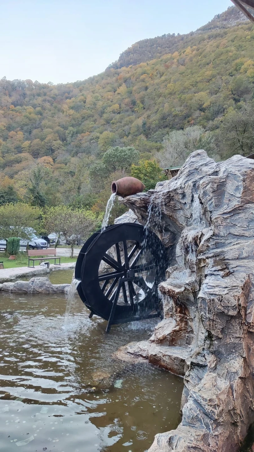 Ездили семьёй с двумя детьми из Сочи. Денис старался учесть наши пожелания, адаптировал программу для детей