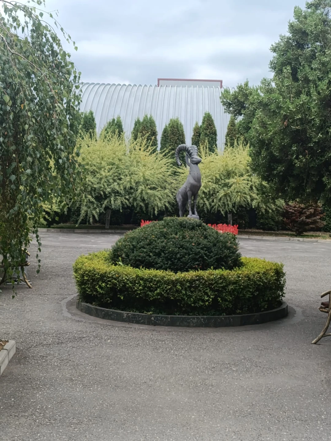 Всё прошло замечательно. Очень подробно гид Тамерлан всё рассказал и показал. Продегустировали продукцию, всё очень вкусно