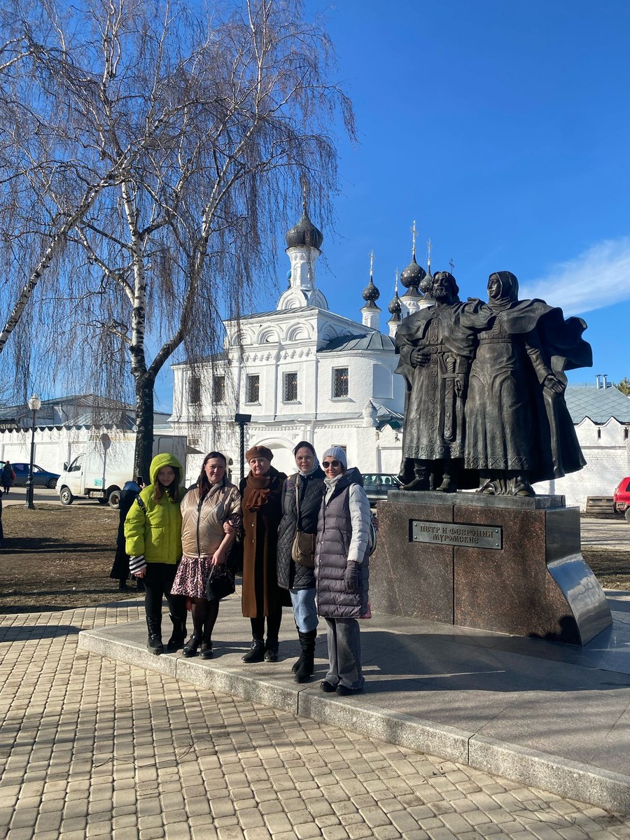 Благодарим за Отличную экскурсию! Ольга профессионал своего дела,которая дарит любовь гостям. Любит Муром! Экскурсия прошла с