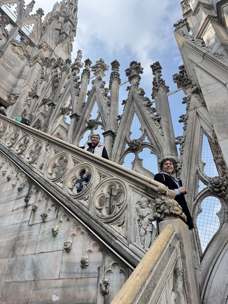 спасибо Артуру за замечательную экскурсию по Дуомо! прекрасно провели время, 2 часа пролетели незаметно! Очень познавательно и увлекательно!