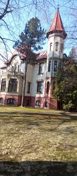 Великолепная экскурсия -размереная, с объемным и интересным повествованием. Елена -потрясающий гид - рассказала множество историй про