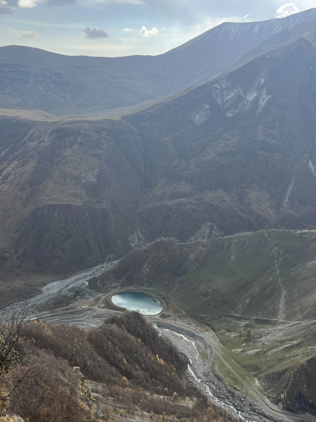 Спасибо большое за экскурсию. Маршрут прекрасный. С погодой нам очень повезло. Экскурсовод интересно рассказывал, а водитель