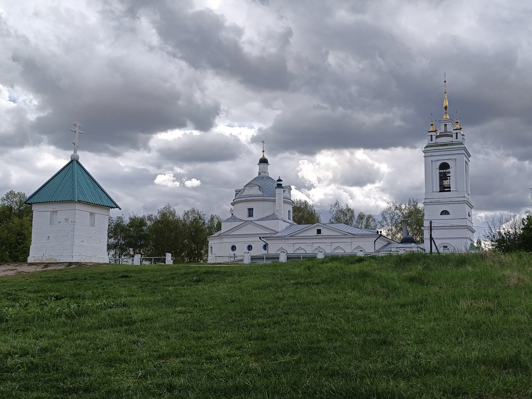 Великолепная экскурсия. Дмитрий отличный организатор. Наша компания хорошо провела время на экскурсионных объектах. По Константиново мы