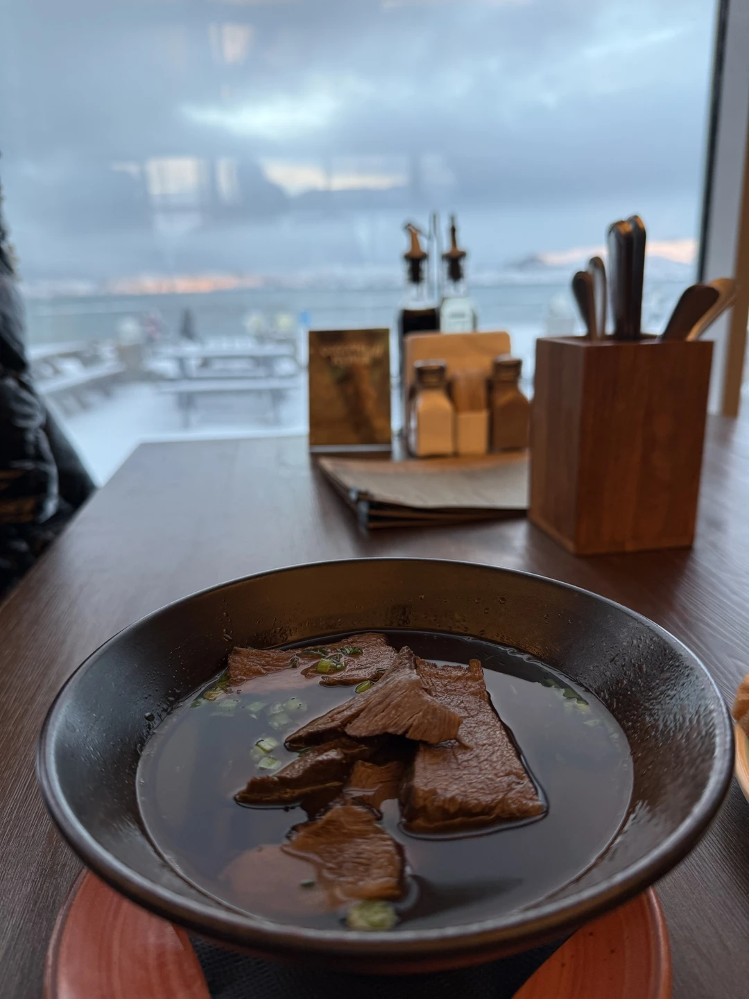 Сегодня ездили на экскурсию в Териберку с гидом Никитой. Очень понравилось, все прошло супер!! Очень красиво