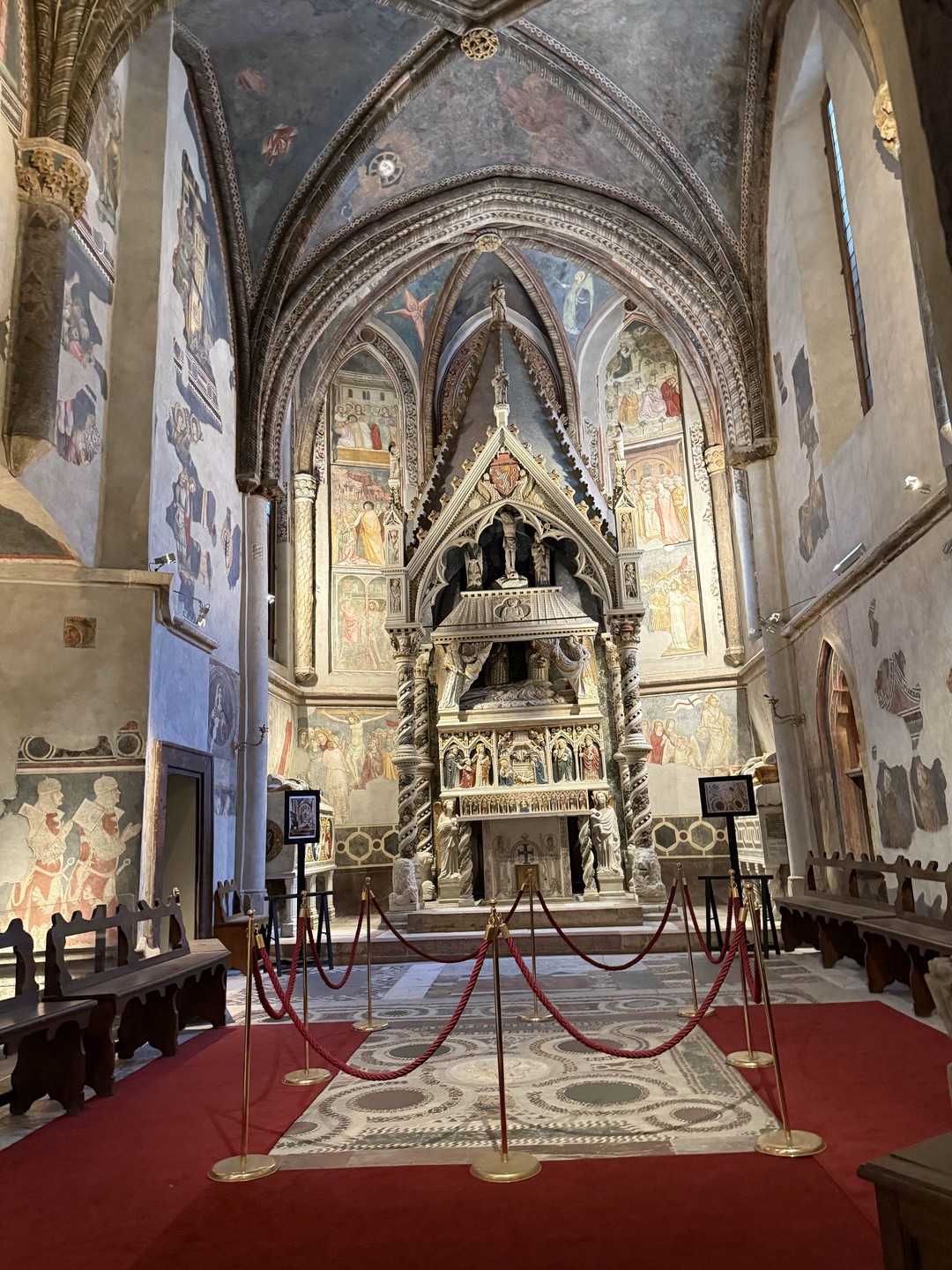 Экскурсовод Мира. Отличная организация, насыщенная программа, масса интересных фактов и тёплая атмосфера. Рекомендую всем, кто хочет