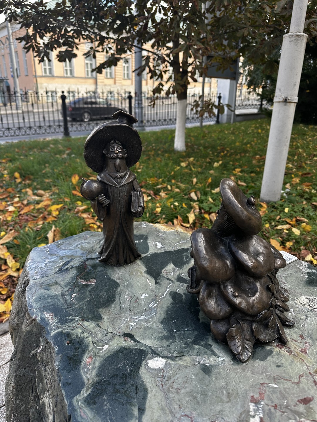 Необычная интересная экскурсия. Инна с душой рассказала о городе и знаменитых выходцах, коих великое множество. Особое