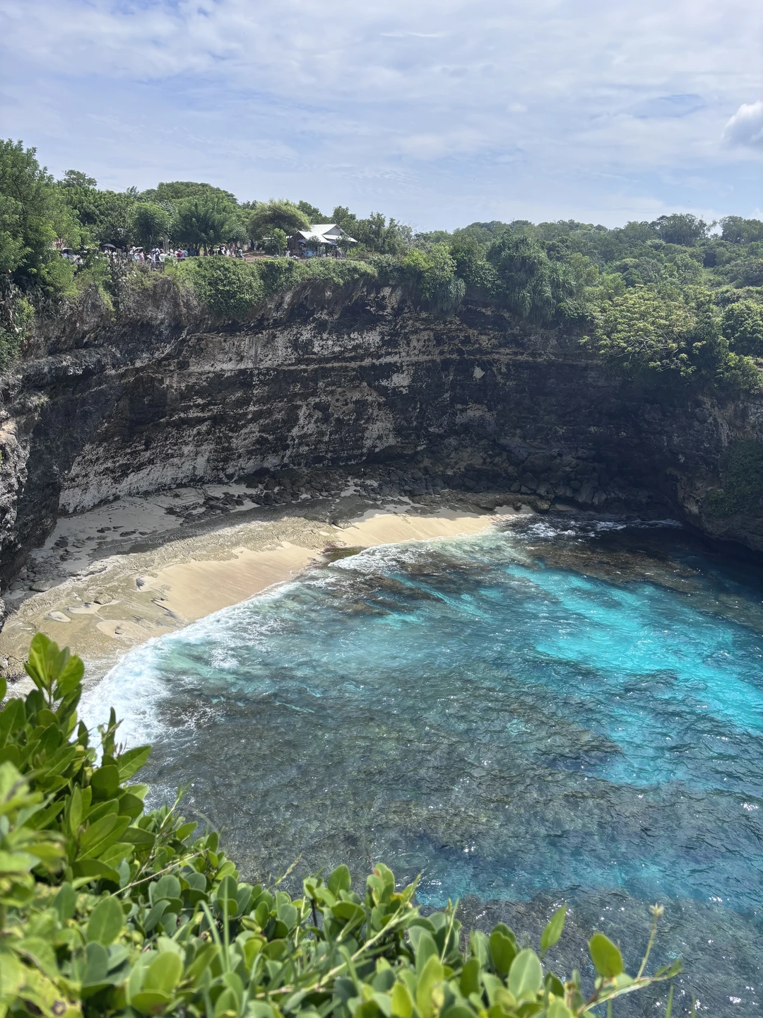 Всё очень понравилось, отличная организация, всё четко, водитель возил по острову, помогал пройти до локаций и