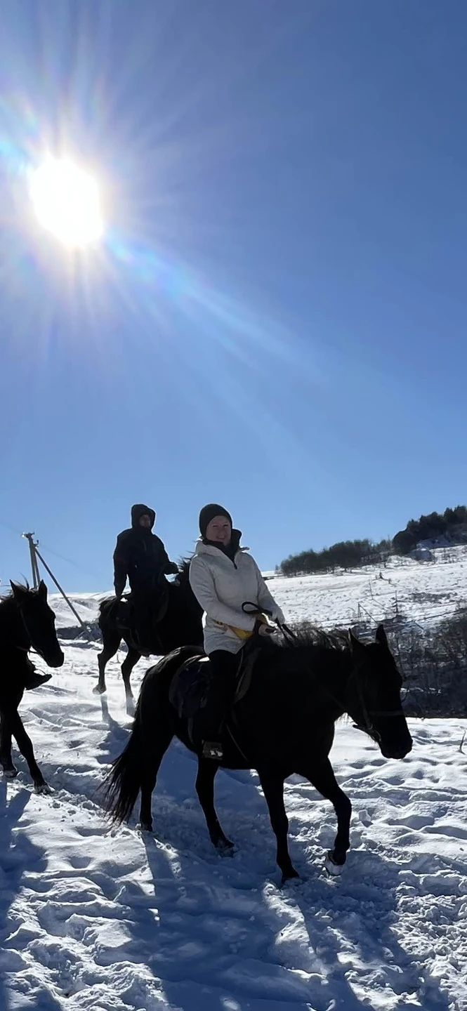 Конная прогулка недалеко от Кисловодска в мини-группе (Олеся)