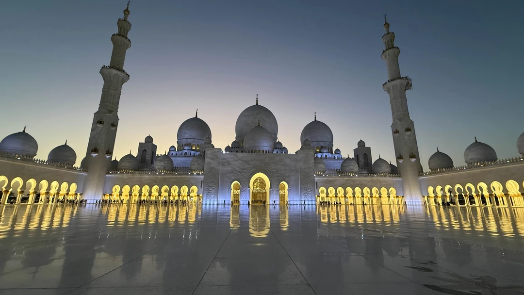 Абу-Даби в мини-группе с посещением Президентского дворца (Наташа)