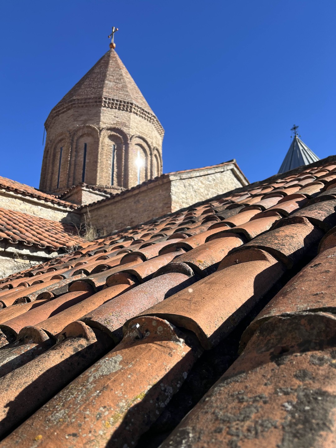 Казбек и Дарьяльское ущелье: Грузия с открытки (Roman)