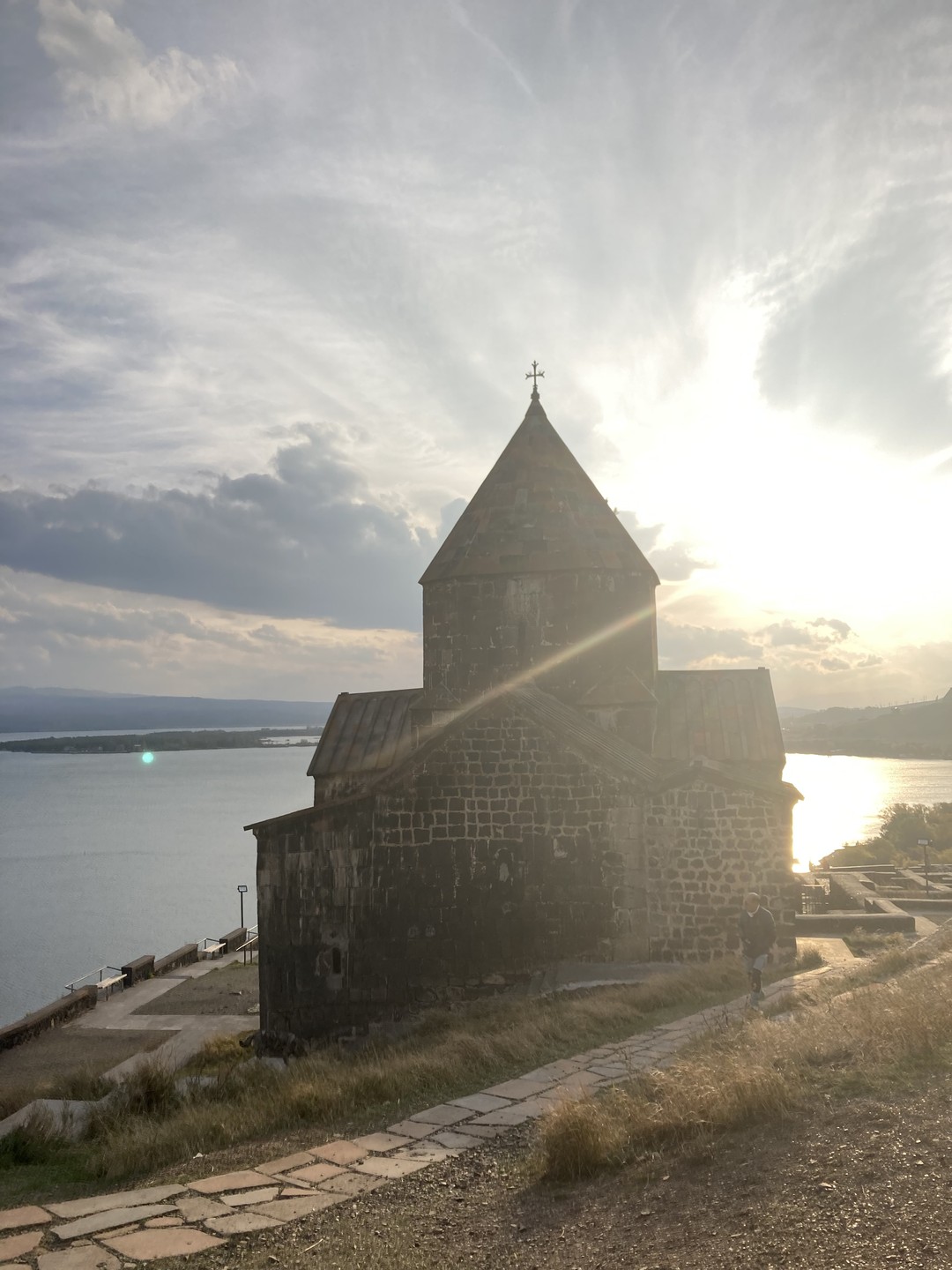 Отличная экскурсия по локациям и содержанию. Георгий-хороший рассказчик. И водитель тоже хороший, кстати и у него