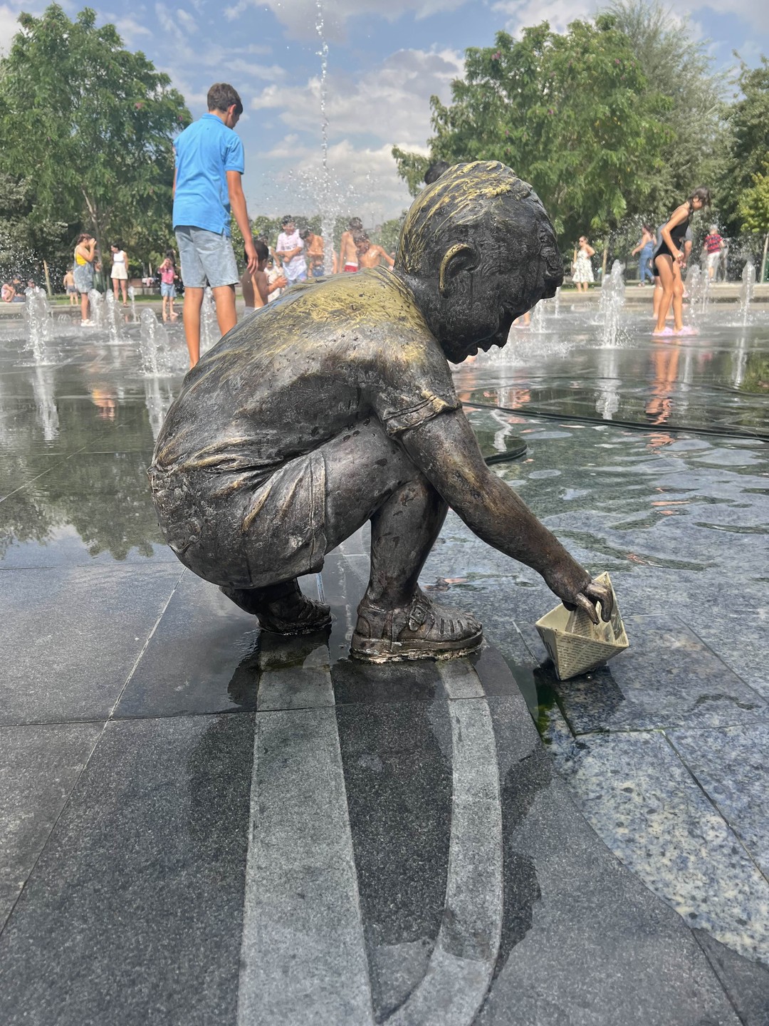 Нам с сыном очень понравилась экскурсия с Лусинэ. Мы были на красном маршруте. Свой рассказ гид