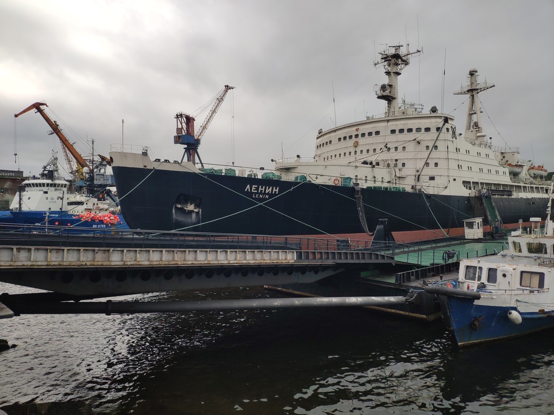 Ходили на прогулку 19.08.23. Прогулка проходит в наушниках, по ходу рассказывают об истории города и в