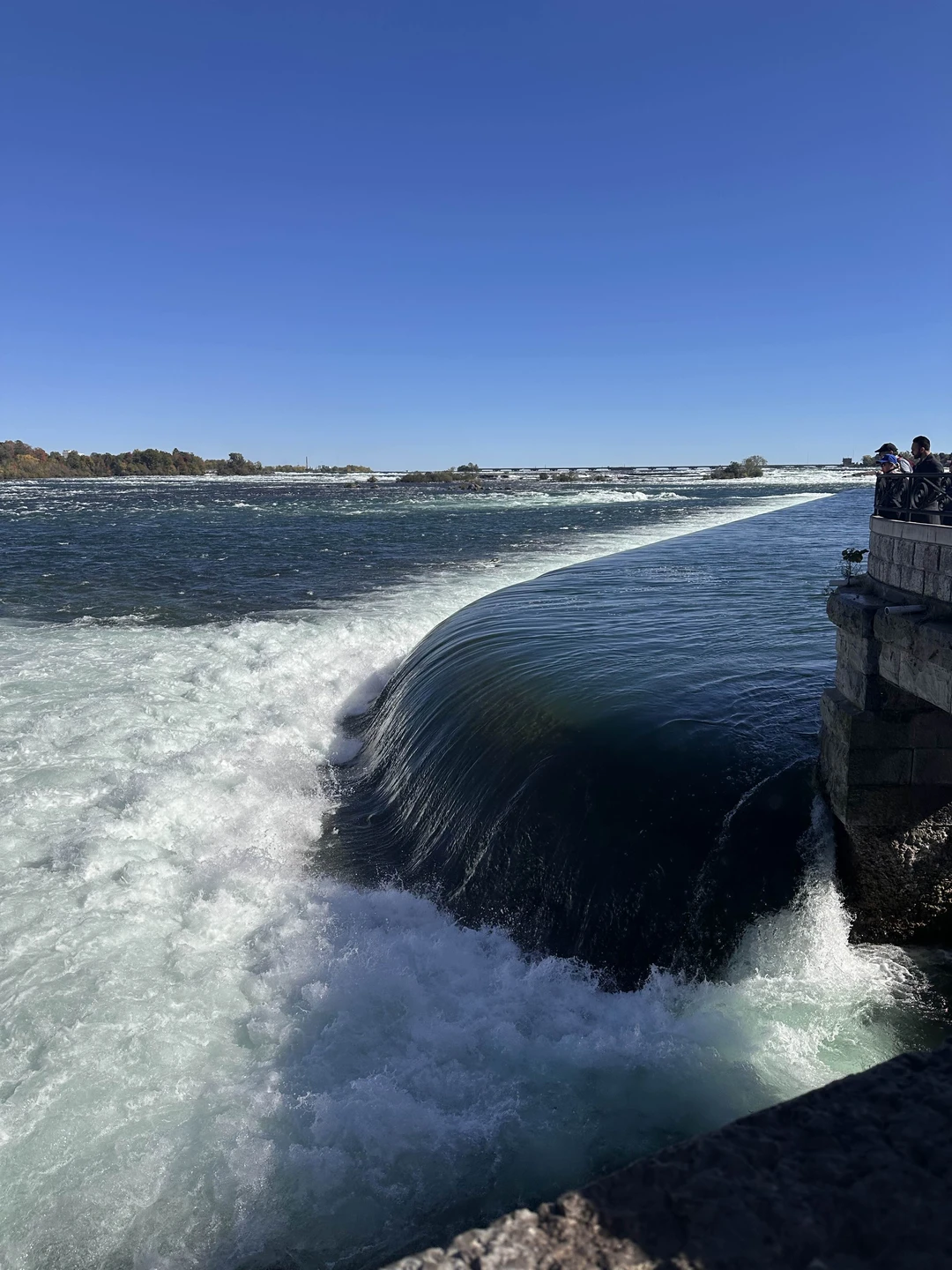 Прекрасная насыщенная программа! Много интересной информации, исторических фактов! Прекрасное чувство юмора) организация, авто все замечательно. Рекомендую!