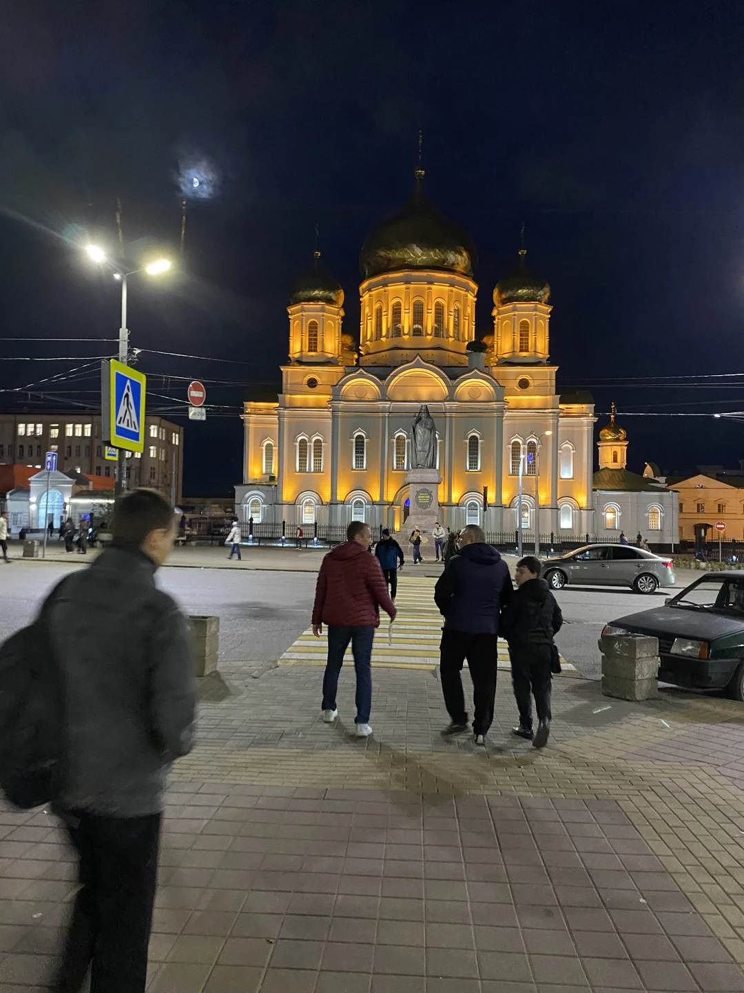 Ростов - город на Дону, на Доне (Анжелика)