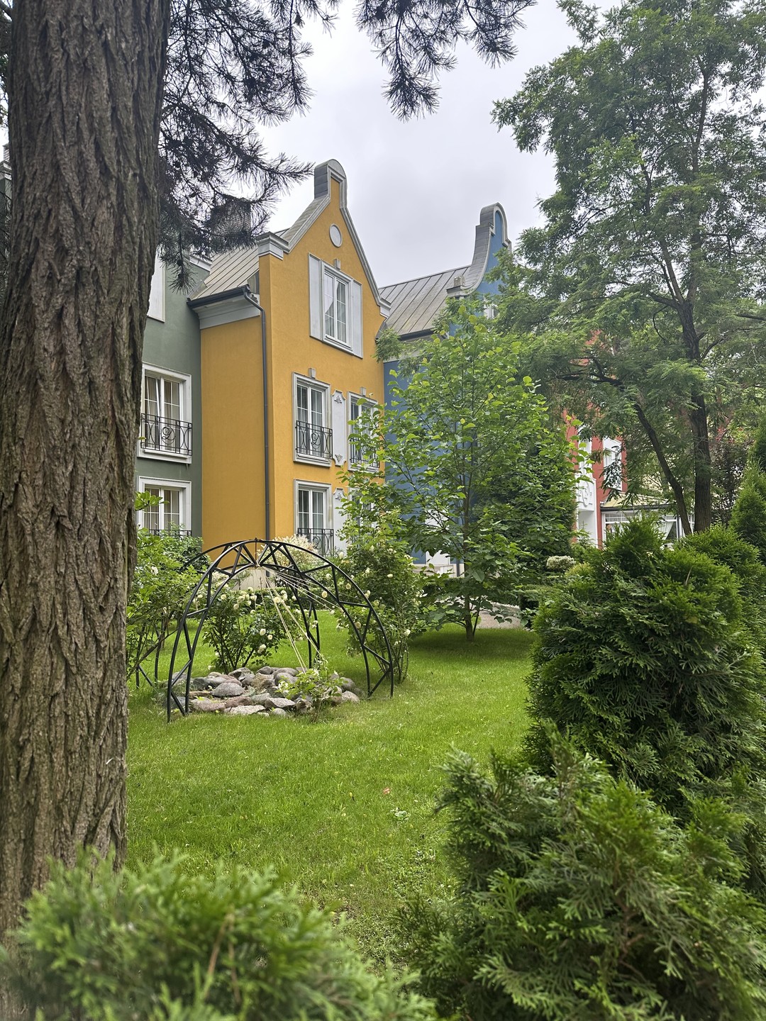 На втрой день после приезда в Светлогорск пошли на пешую прогулку-экскурсию с Анной! Все очень понравилось!