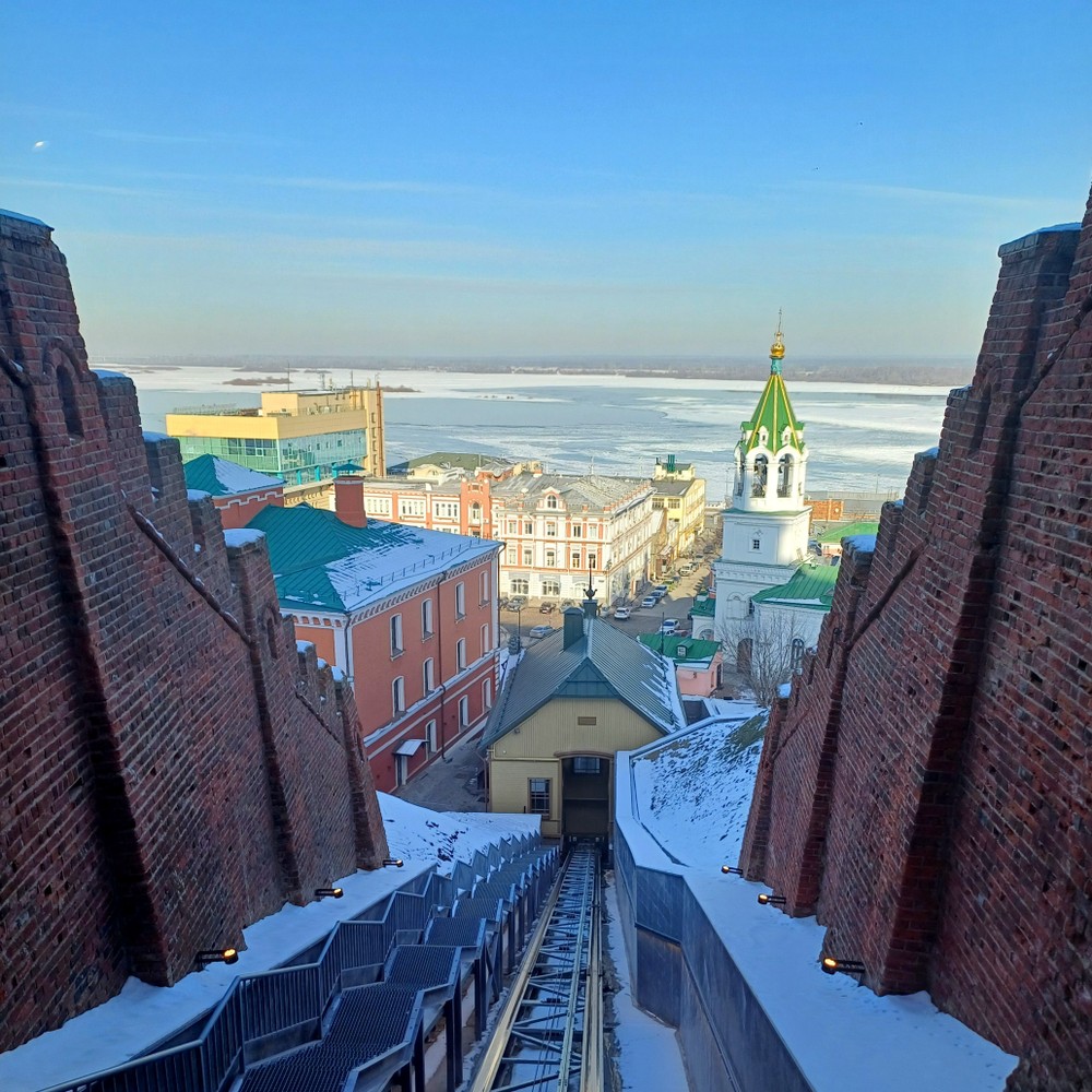 Фото 1 - Экскурсия: "От берега Волги — в сердце Нижегородского кремля (всё включено)"