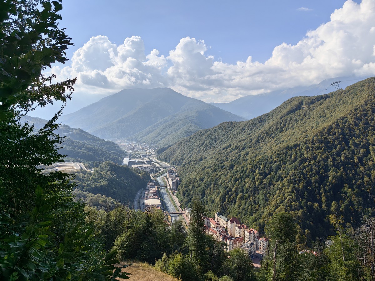 В «Розу Хутор» — через посёлок Красная Поляна (10/21)