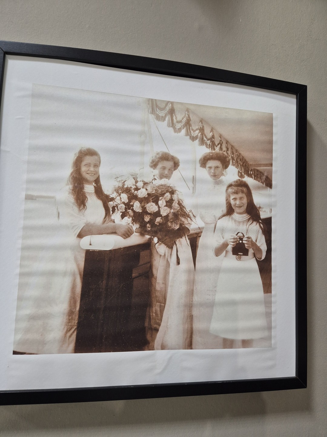 Мария молодец! Экскурсия прошла на одном дыхании, максимально подробно с сопоставлением различных версий исторических фактов, дошедших