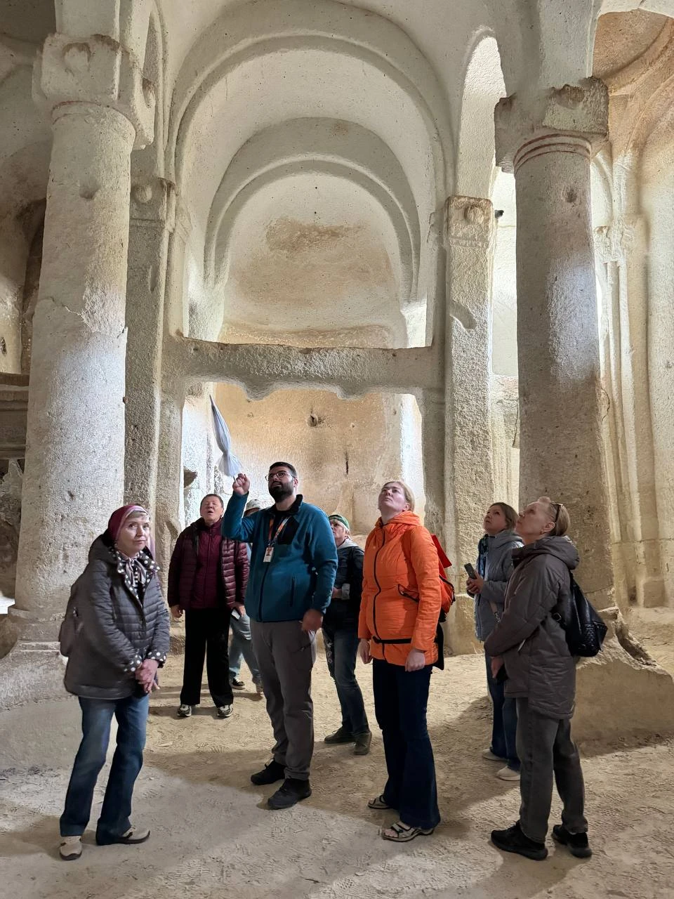 Мурат отличный гид,очень ответственный, пунктуальный, много знает,хорошо говорит по русски. Очень милый, чувствуется, что любит Каппадокию