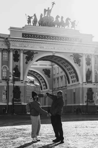 Спасибо большое Александру за прекрасную прогулку. Очень доброжелательный открытый фотограф. Все прошло просто супер. Мой муж