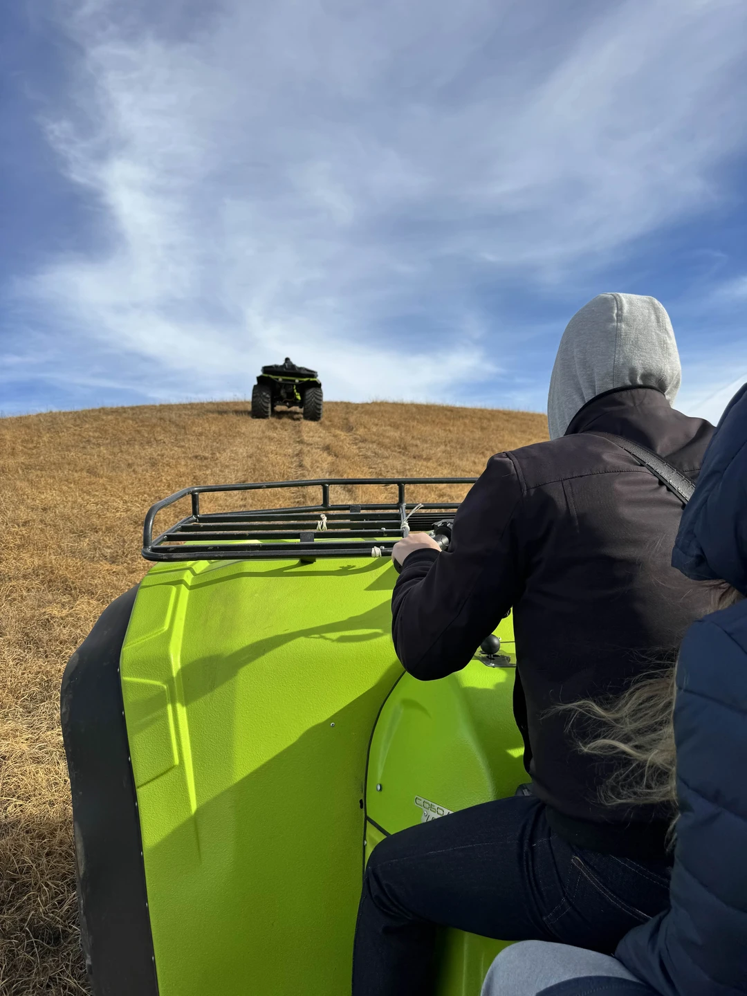 Кажется, что мы побывали на другой планете! Очень красиво и очень чуткий проводник! Первый раз сидели