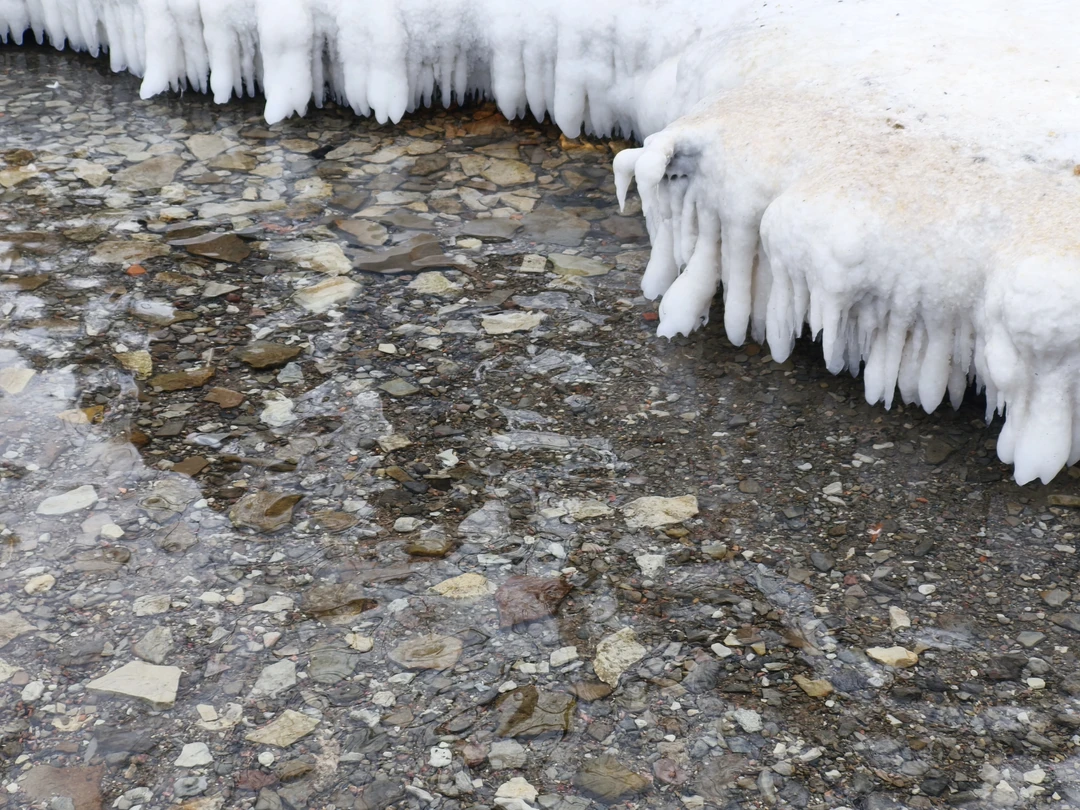 Проводили длинные выходные 23 февраля с друзьями на Псковщине, не могли миновать Изборск. Благодаря Алене почувствовали