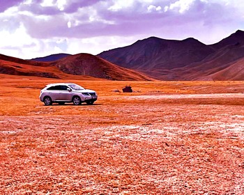 Ущелье Джеты-Огуз и скала Разбитое сердце