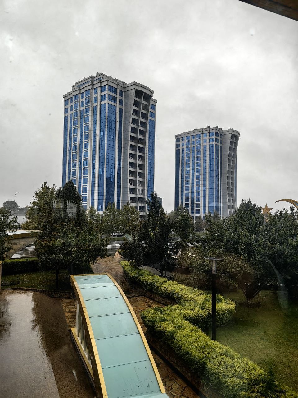 Нашей компании, а нас было 6 человек, очень понравилась поездка. Конечно дождик немного испортил впечатление, но