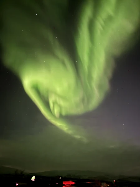 小哥可以的，出发前会提前看极光预报。接送到酒店门口，很准时。开车很稳，这才是找猎人的黄金标准