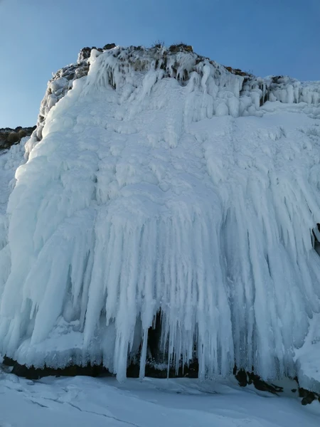 Хотим искренне поблагодарить гида Руслана за невероятную поездку на Байкал. Это путешествие подарило нам эмоции, которые
