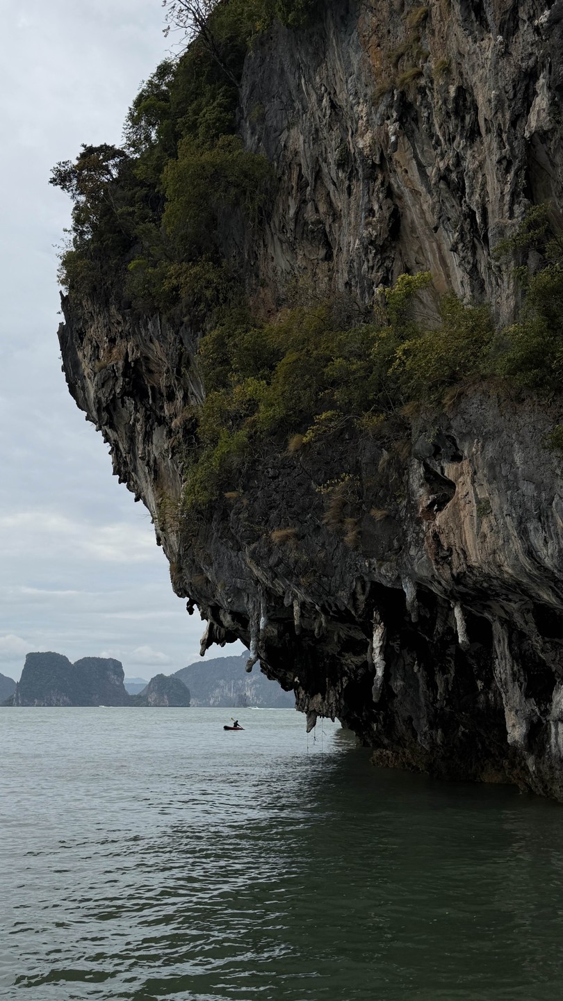 Экскурсия очень понравилась. Локации очень красивые, природа просто отпад. Павел все подробно рассказывал, предоставлял даже намного